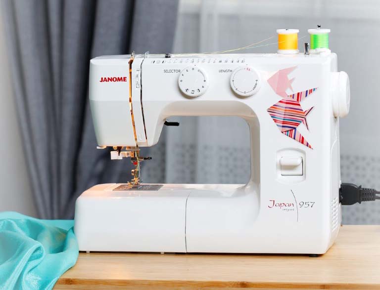   Janome Japan 957