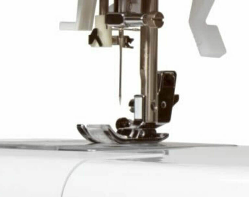 Швейно-вышивальная машина Bernette Chicago 7